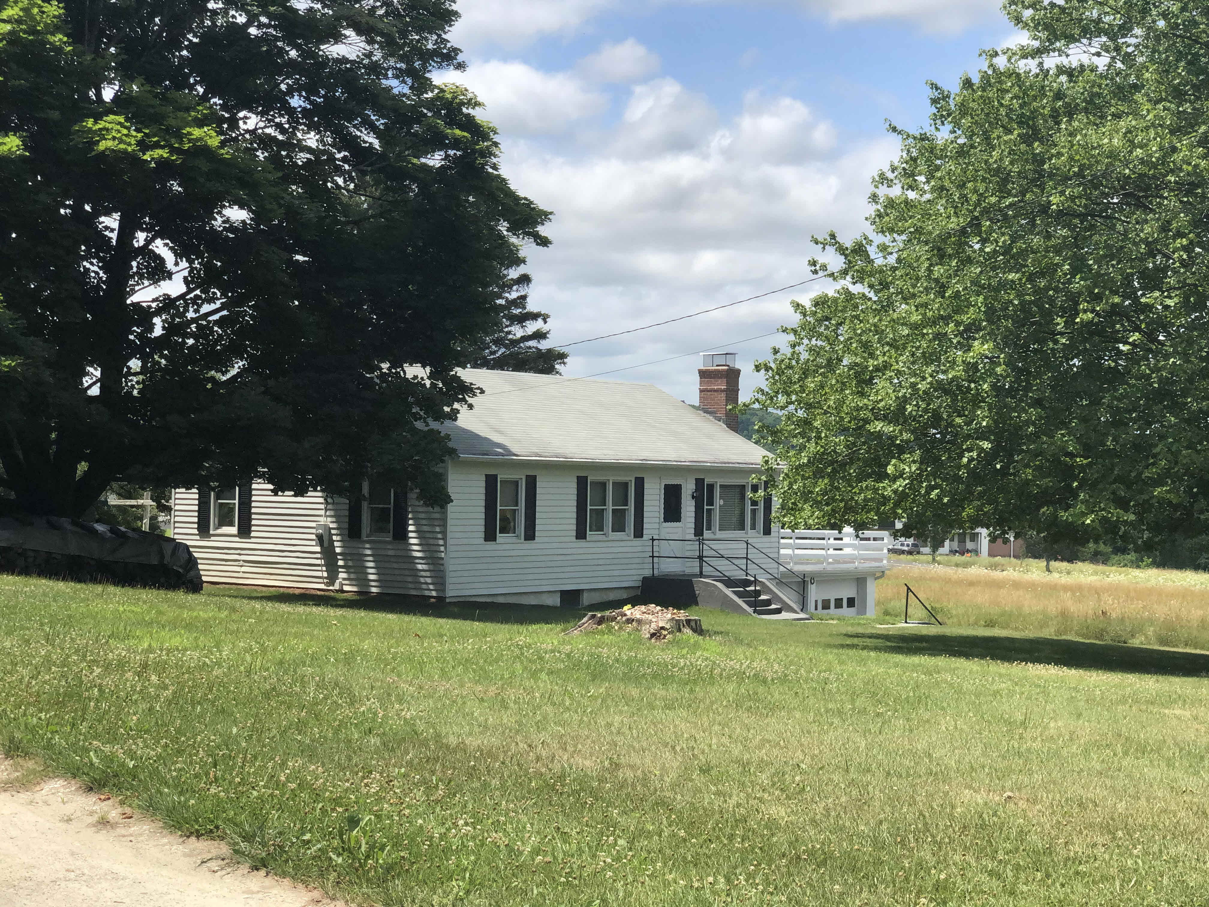 Building photograph for 406 MILLERTON ROAD